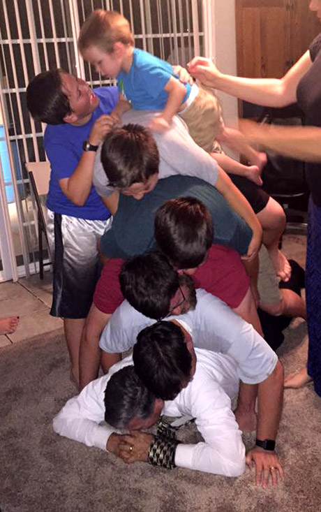 Pile on Papa! Silly games are fun